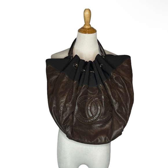 LAMBSKIN LEATHER DRAWSTRING CHANEL BAG - Picture 2 of 14